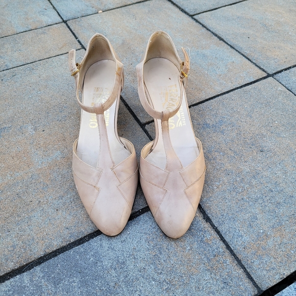 Ferragamo kitten Heels sz 6 - Picture 5 of 9